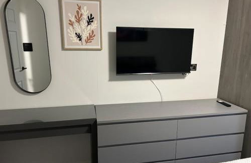 Spacious 2 bedroom apartment, entire place - Foto 5