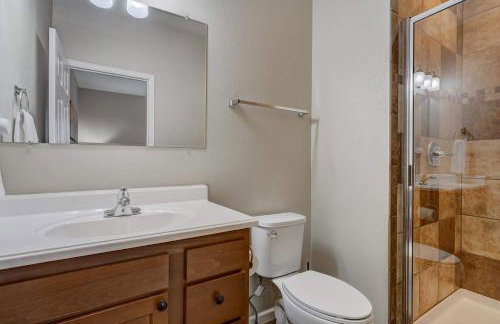 Cresthaven Hall 2 Mins to UCCS Family Fun & BBQ - Foto 49