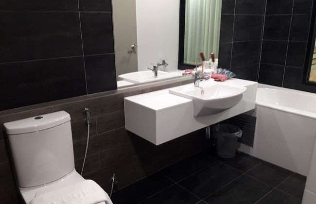 New Loft Modern Home - Photo 18