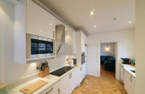 Gorwel is an Art Deco 1930s villa with sea views - Foto 35