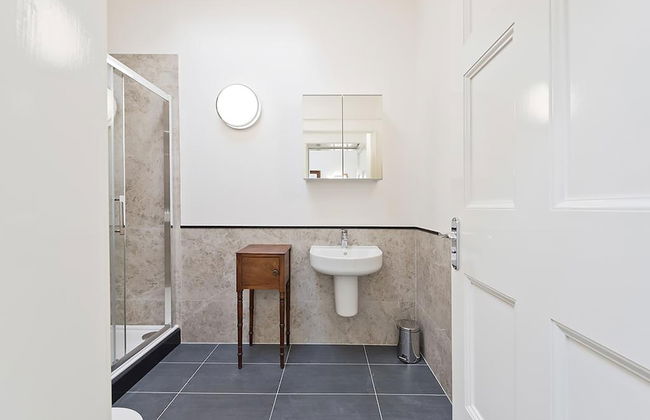 Henrietta Suites City Centre - Photo 62