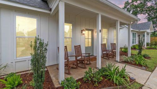 New Breezy Cottage - King Bed - Mini-Golf - Park - Foto 1