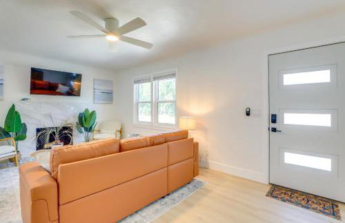 Private Hot Tub and Fenced Yard Sleek Gulfport Home - Foto 7