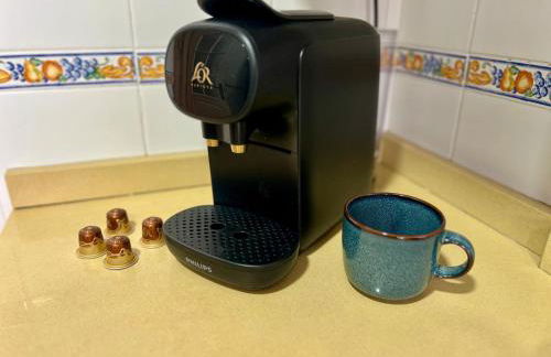 Urban Retreat with Views & Terrace - Foto 13