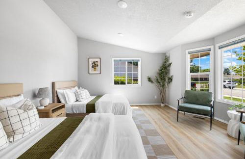 Stylish Renovation, Perfect for Families & Pets, Garage Parking, Sleeps 10 - Foto 7