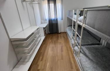 Apartamento en Sabiñánigo para grupos con amplia y soleada terraza - Foto 8