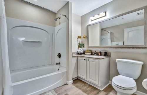 Sunshine Oasis - Orlando Lakefront Luxury - Photo 56