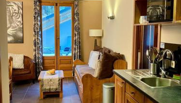 Cozy comfort, pool and spa close to Mont Blanc - Photo 2