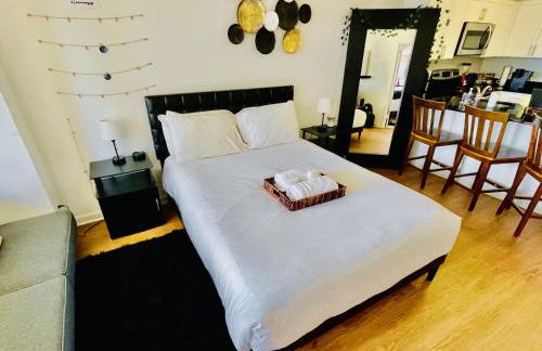 Executive Suite at National Landing - 1BR, Metro, Gym, Pool, Sauna, 2 Queen Beds - Foto 1