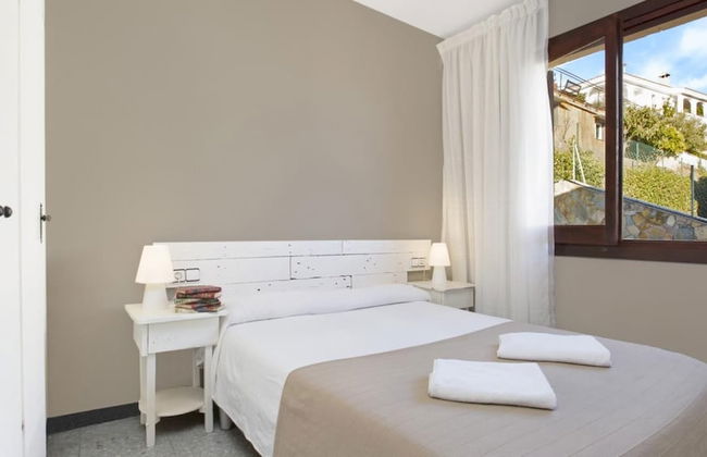 Vila Maer in Blanes With 5 Bedrooms and 2 Bathrooms - Photo 15