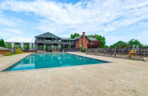 Resort Condo on Smith Mtn Lake Linens Included! - Foto 3