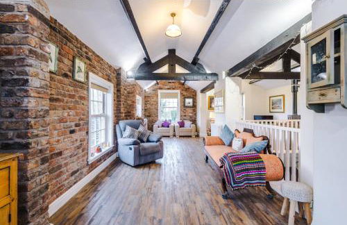 Belvedere House - Serene Countryside Escape - 4 Bedrooms Sleeps 8 - Photo 12