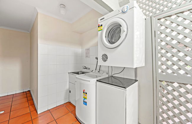 Koala Court Holiday Apartments - Photo 45