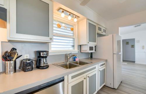 Oceanfront Home with Deck and Views in Galveston! - Foto 13