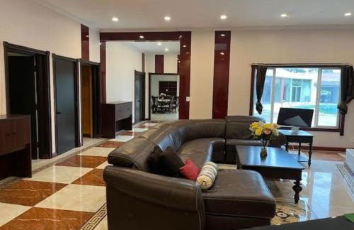 Specious 6000 sf privat gated villa with View - Foto 4