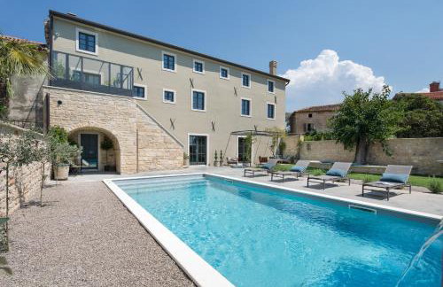 Luxury Villa Covri - Photo 1