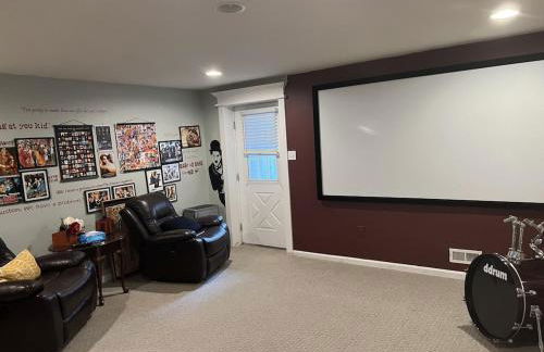 5BRwithBand&Piano setup Private Gym Theater&Entry at Cherry Hill - Foto 10