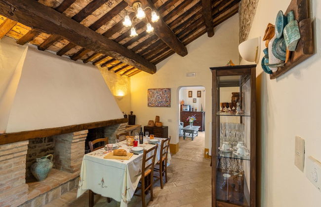 Elegant Stone House w/ Pool - Photo 23