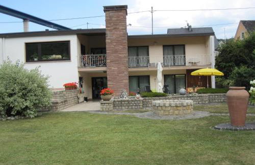 Elisabeth Decker - Foto 1