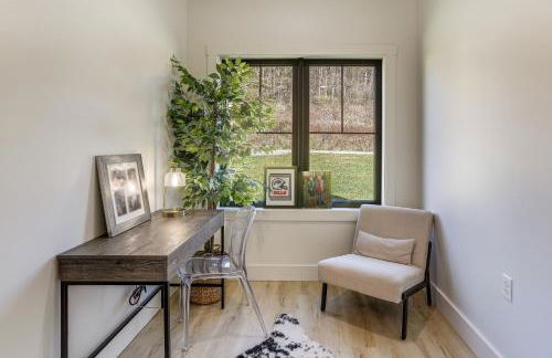 3 Mi to Holiday Valley Mtn-View Home with Hot Tub - Foto 12