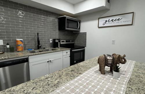 2-4 Dallas l FIFA READY l 5 Min from Love Field - Foto 9