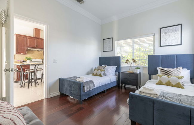 Elegant Retreat Modern Comforts Prime Location - Foto 37