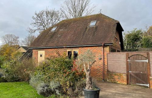 Private Countryside Annexe with Exclusive Wood Burner, Outdoor Hot Shower & Views - Foto 2