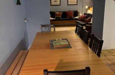 Tenby Victorian Villa with parking, pets allowed - Photo 3