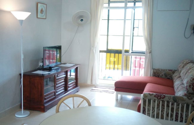 Pinang Beach Apartment at Bayu Emas - Photo 10