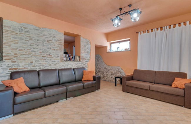 Villa in Piandimeleto With Pool & Sauna - Foto 18