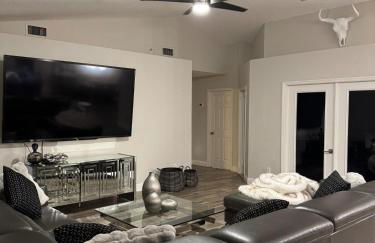 Charming 3bed 2bath Palmetto Pool Home - Photo 21