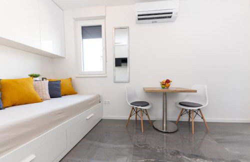 New Studio for 2, Free Private Garage Spot, Wi-Fi, 200 m from Mall of Split - Foto 2