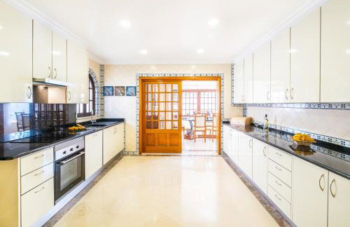 Villa Molucas - Moradia encantadora com piscina aquecível e BBQ - Albufeira - Foto 16
