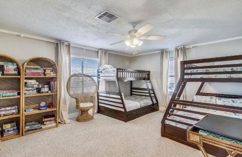 Bermuda Beachfront by Ryson Vacation Rentals - Photo 49