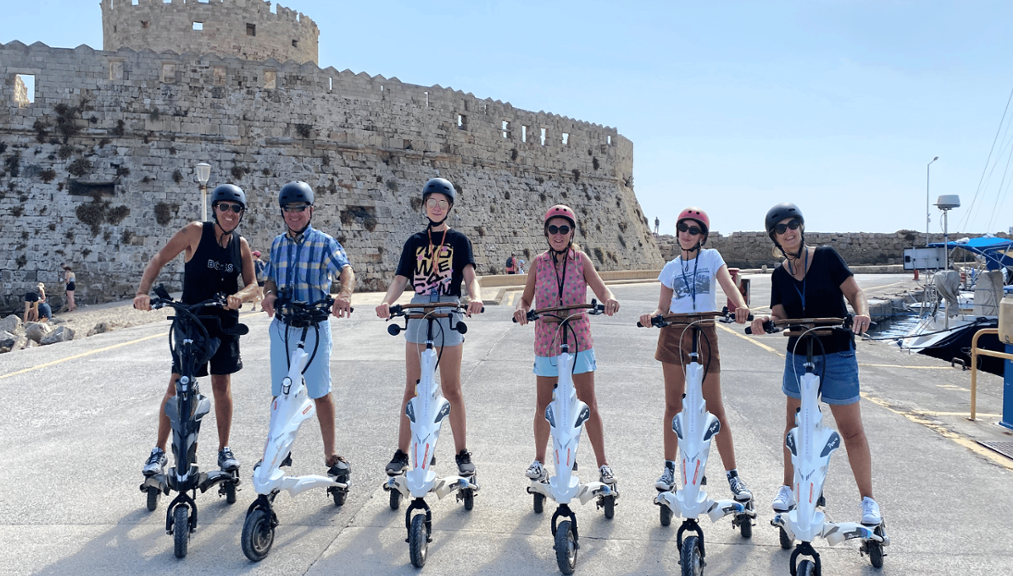 Experiencia Trikke - Descubra los lugares de interés de la ciudad de Rodas en 1 hora - Grupo pequeño - Foto 1