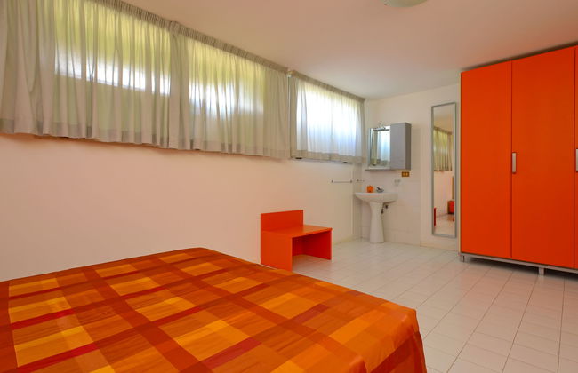 2 bedroom Apartment in Lignano Sabbiadoro with swimming pool and garden - Photo 12