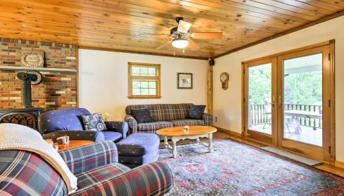 Thompson Home with Deck and Pond, 8 Mi to Elk Mountain - Foto 4