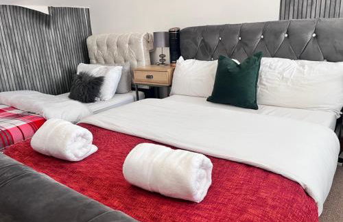 Detached House in Ashford with Free Parking and Hot Tub - Sleeps 10 - Foto 3