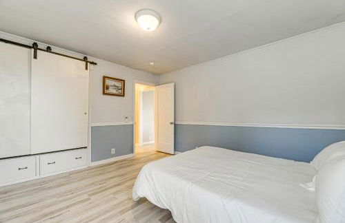 Walk to Beach Cozy Home with Deck in Smith River! - Foto 15