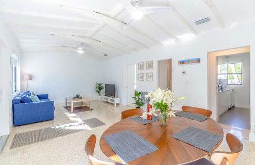 Renovated Apts with Kitchen, Fast WiFi, Smart TV, Roku & Pool Onsite 4 mi to Surfside Beach - Foto 8