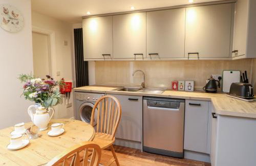 Hawthorne Cottage - Photo 12