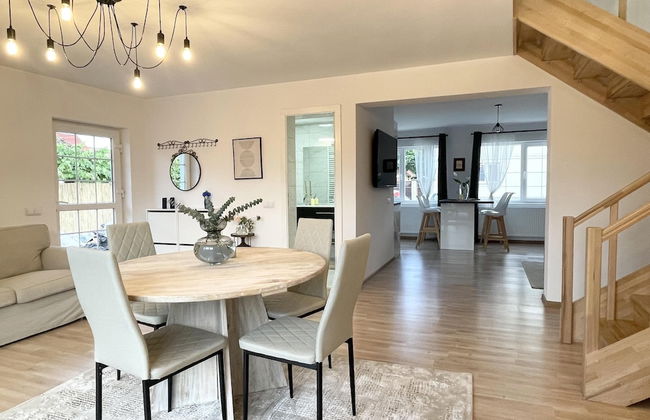 Impeccable 2-bed House in Albești - Foto 17