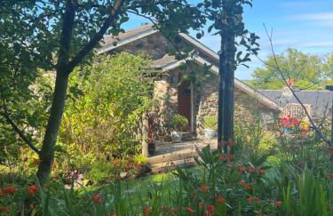 Lofthouse - secluded quirky cottage with sea views! - Photo 56