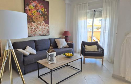 Estupendo apartamento en primera línea de playa y con vistas al mar - Foto 19