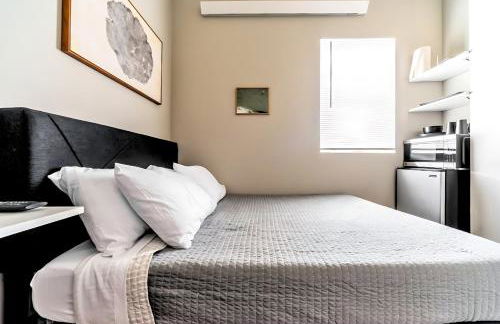 Cozy Micro Suite Unit 8 Sleeps 2 Minutes to Downtown - Foto 1