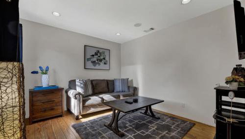 Guest Quarters - 2 Blocks to Main Street! - Foto 2