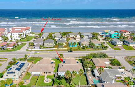 Dog Friendly Home wPrivate Fenced Yard, Garage & Fire Pit STEPS to the Beach! - Foto 29