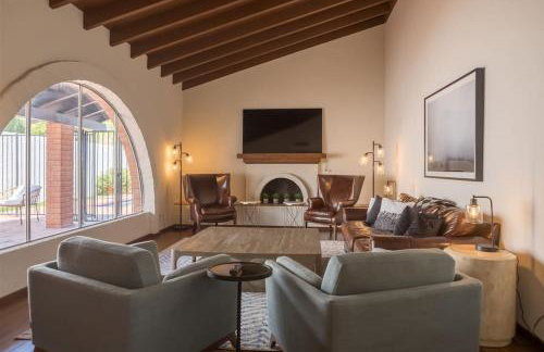 Spacious Arcadia Lite house w pool mtn views - Photo 6