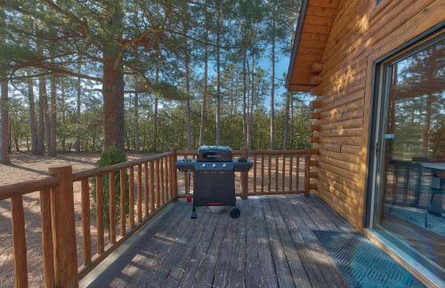 Charming & Cozy Chalet; Minutes to Shanty Creek! - Foto 6