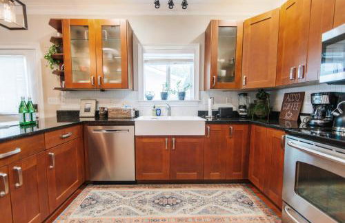 Cozy Cottage - Walk to Campus, Stadium, Downtown - Foto 7